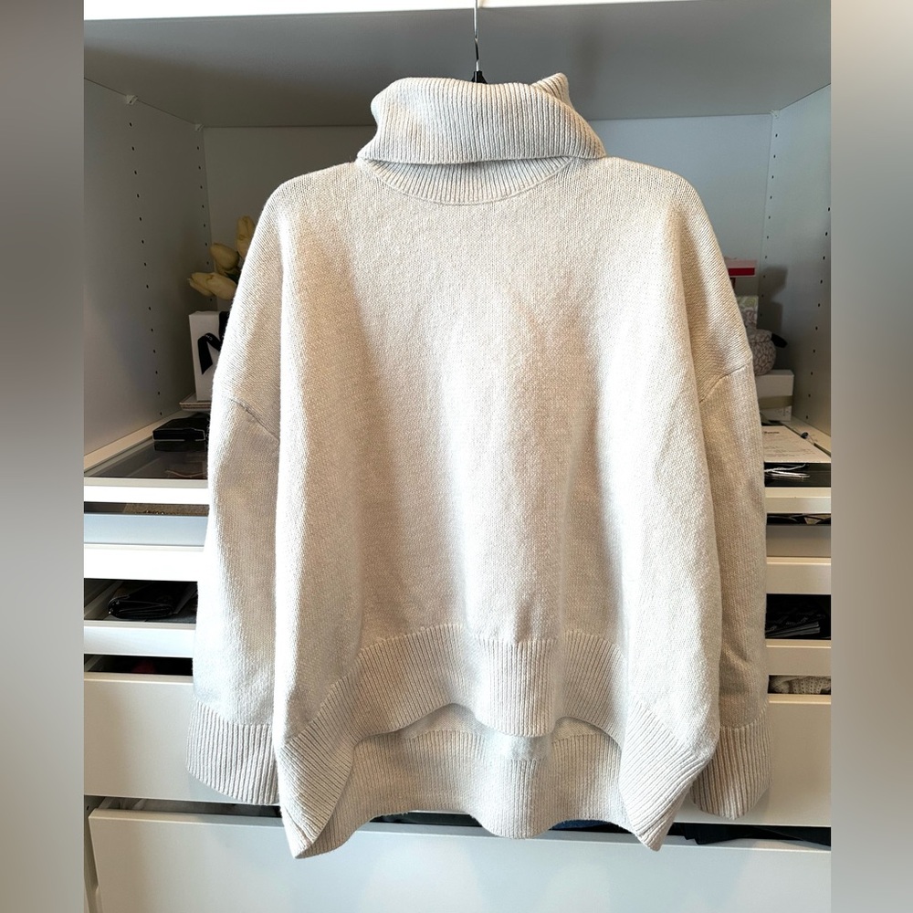 Women’s H&M Oversized light beige Turtleneck Sweater